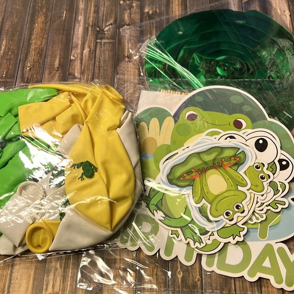 5for$10 Frog Party Supplies Birthday Decorations Banner, Cake Topper, & Balloons - Picture 5 of 12